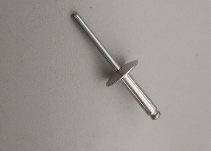 Self Iron Material Pulling Rivet Screws With White Color Hardware Fasteners